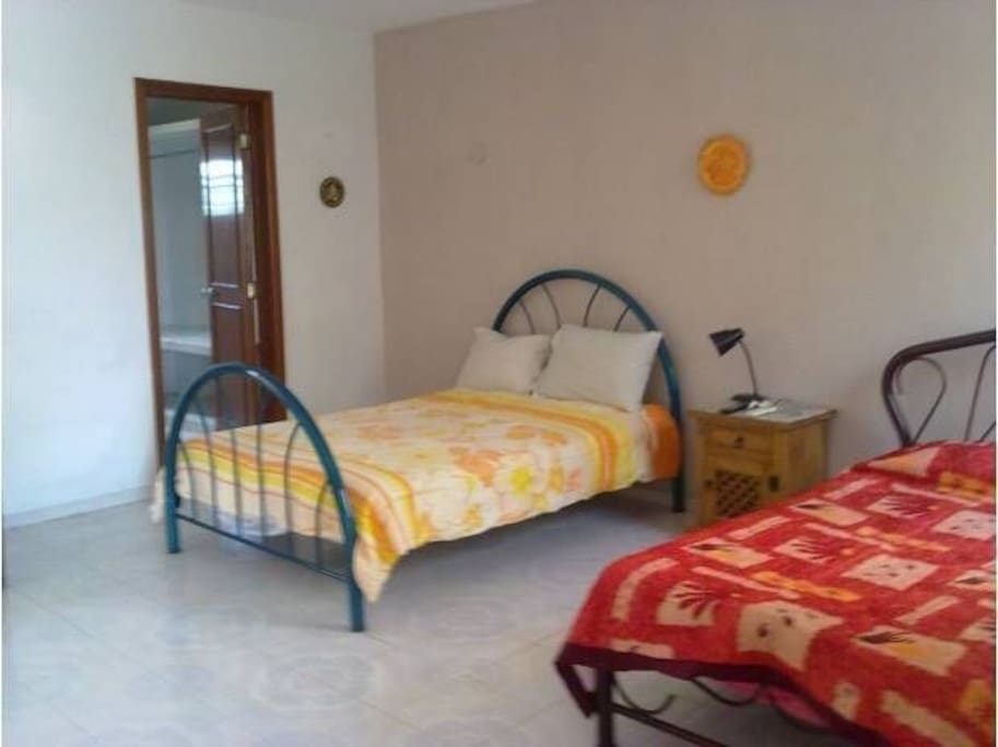 Habitaciones grandes con todas las comodidades y gran pulcritud.