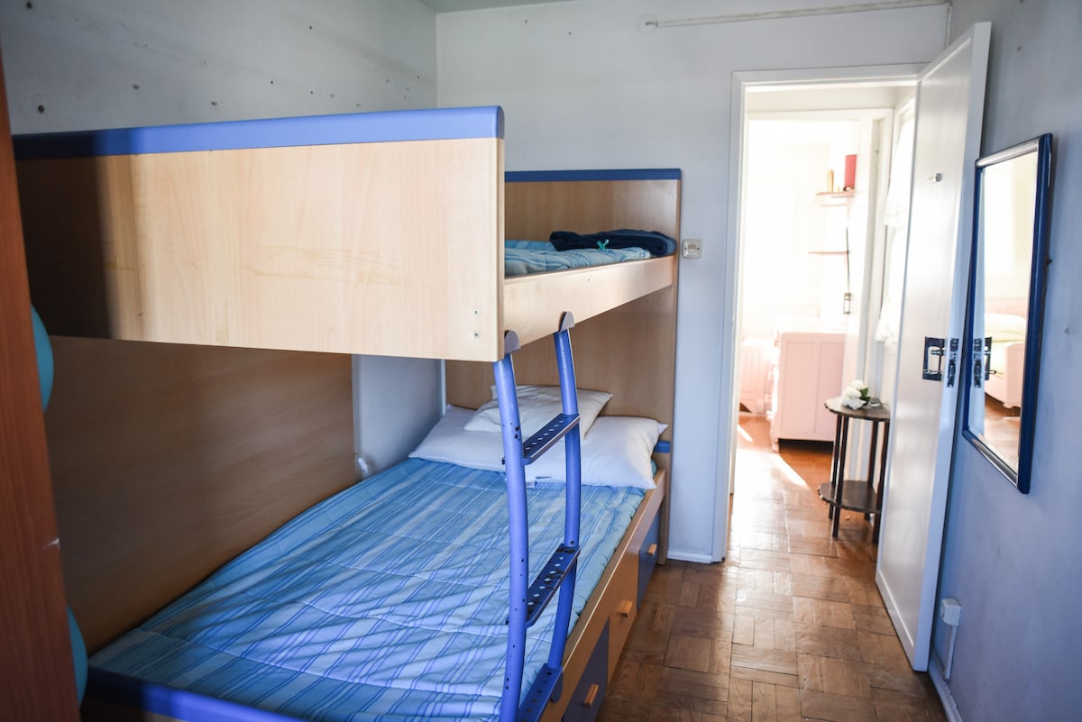 Двокреветна соба на кулата - поглед на Риа, со балкон