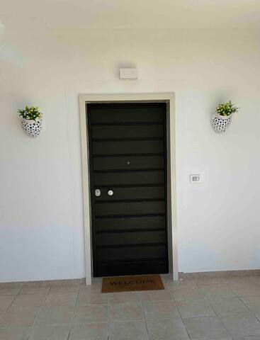 Villa Antonia sul mare con piscina e giardino gallery image 3