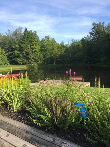 South Street Suite - Peaceful Pond Setting