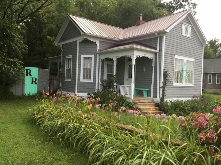 Ruby’s Rental Cottages for Rent in Ste. Genevieve, Missouri, United
