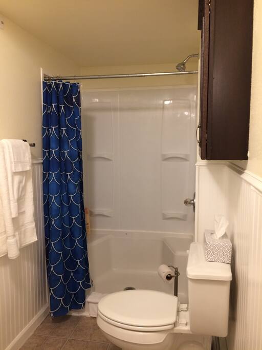 Bathroom with clean, fresh towels