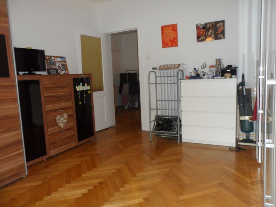 Schlafzimmer Bett für 2. Plus 2 Matratzen für weitere Gäste Kinder'