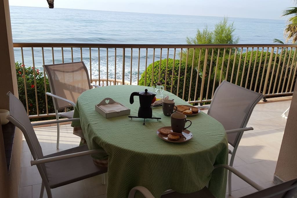 TERRAZAS CON VISTAS AL MAR