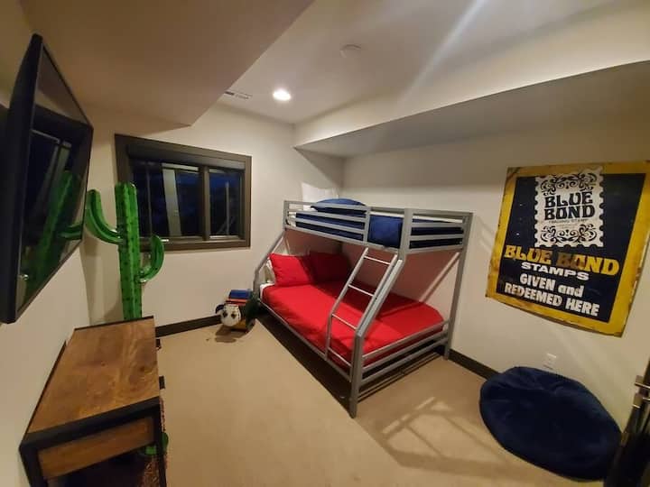 Ორსართულიანი საწოლი