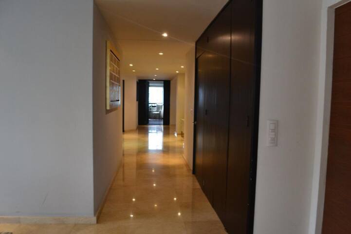 Departamento con vista a Arcos Bosques gallery image 3