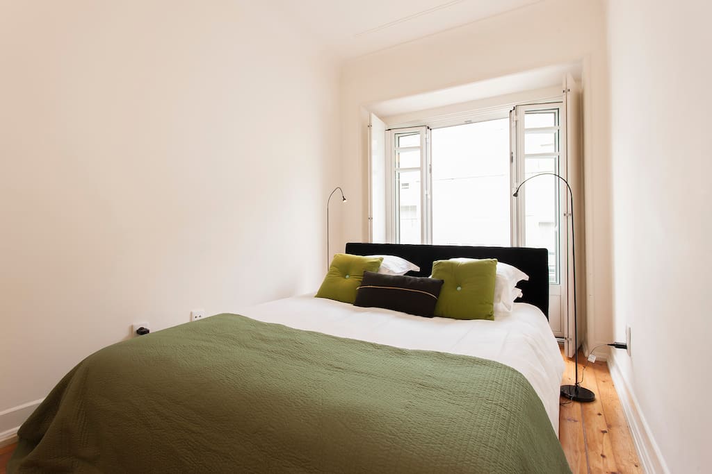 Book it now,
São Tomé Flat.
(includes Towels&Linen)