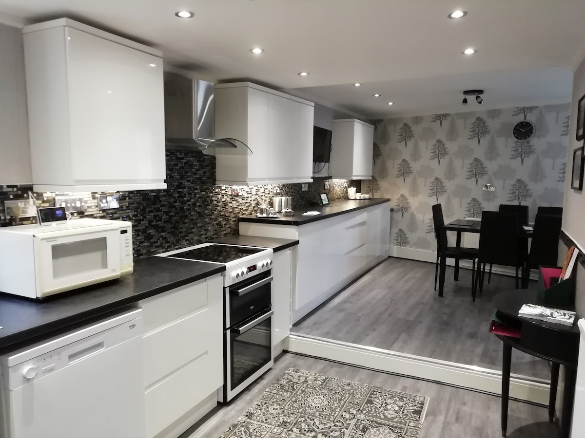 Plas Iestyn Bike Park Wales. Links to A465/A470 Houses for Rent in