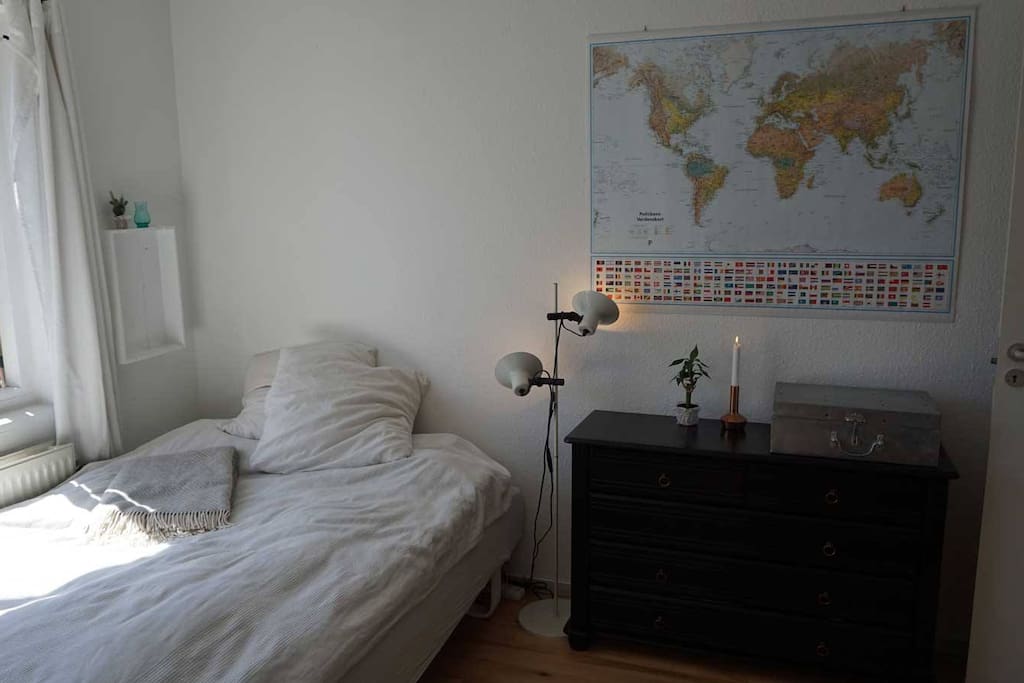 The bed is 140 cm wide, big enough for two