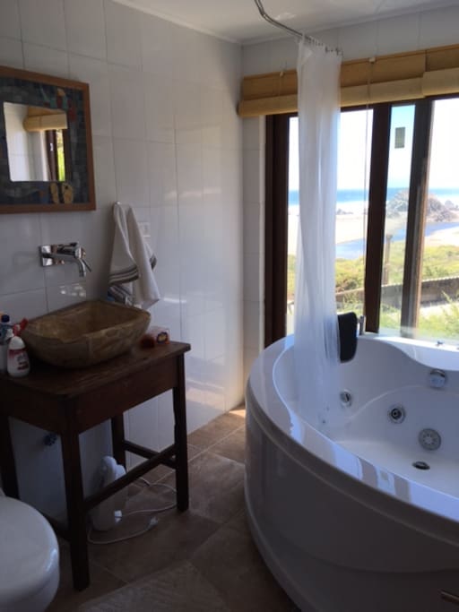 Baño principal con jacuzzi