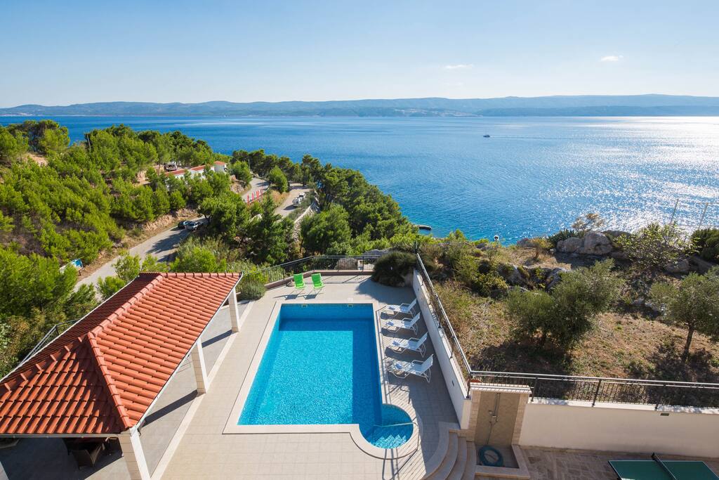Large 8x5 swimming pool