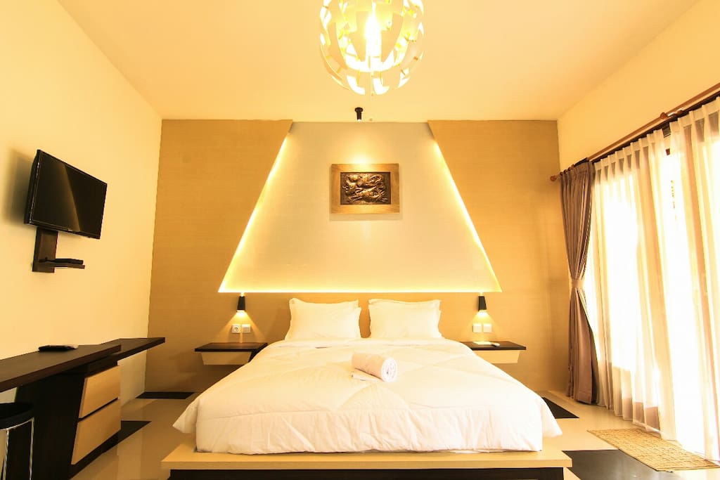 Deluxe Double/Triple AC