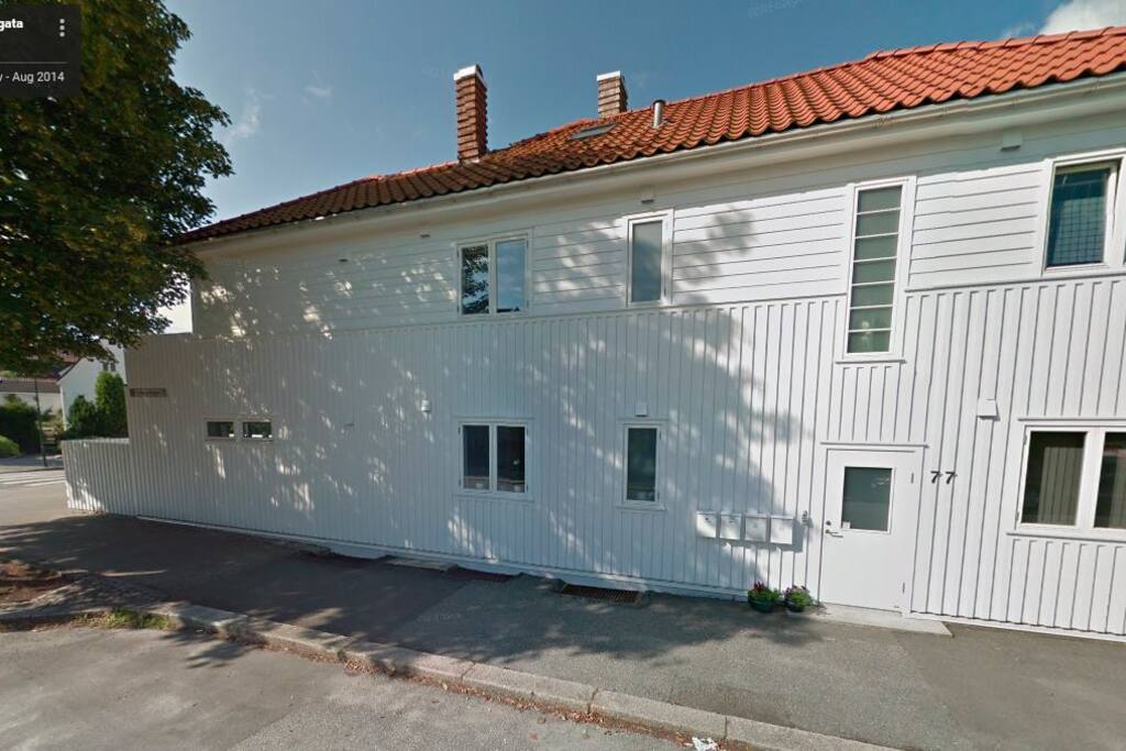 The building seen from outside. Free parking just outside the door.