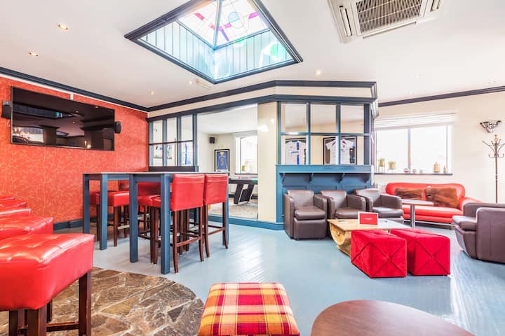 Interconnected  Room  Spa & Hot Tub Hire - Southsea