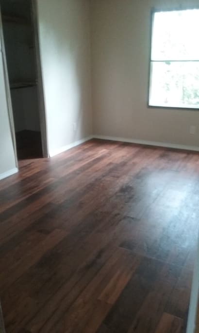 all rooms with walk in closets