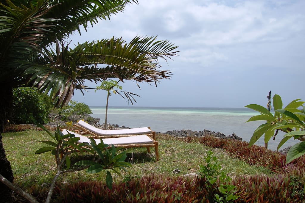 Private Seafront garden with private access to the sea