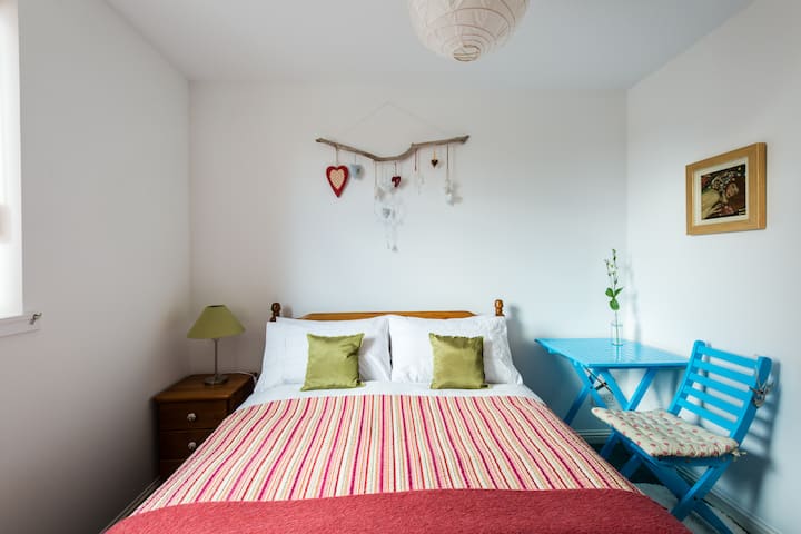 Cosy, Beach Room, FINDHORN