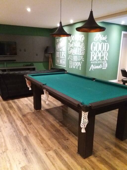 Sala de jogos do condomínio.