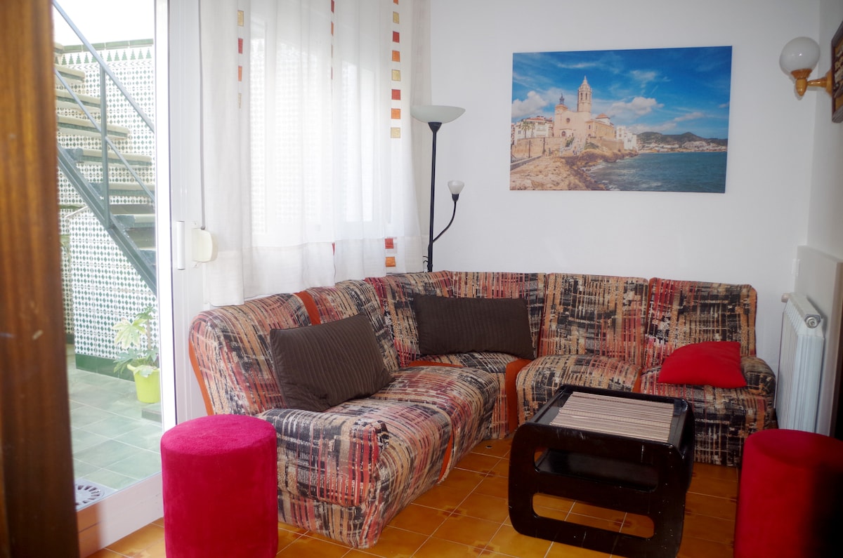 Top Airbnb: Sitges 200m from beach with Wifi in Sitges
