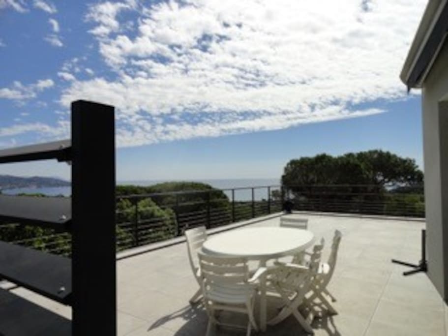 terrasse avec coin repas