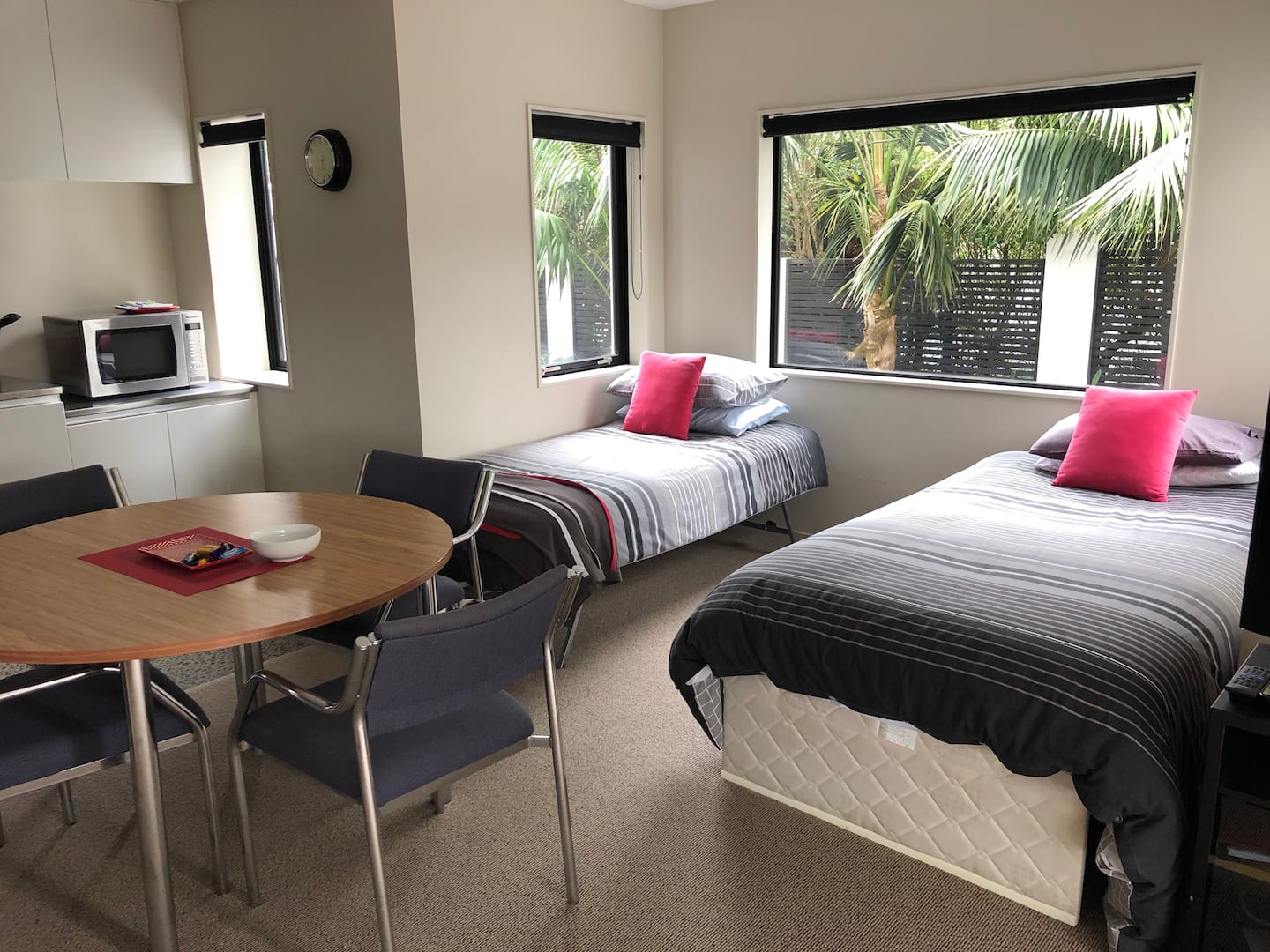Alabasta - Modern Apartment Accomodation. 4