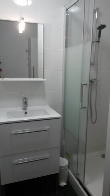 chambre B salle de bain