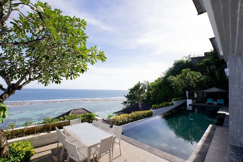 Luxury Vila 4BR w/Pool short walk to Private Beach