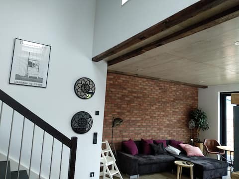 Beliebte Airbnb-Anzeige: Luxury living at Siebentischwald Augsburg in Augsburg