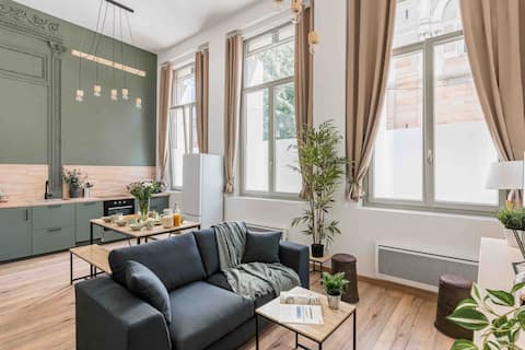 Charming & spacious apartment in the heart of the city