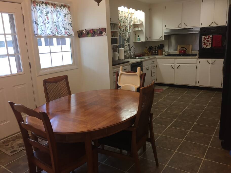 Dining/Kitchen