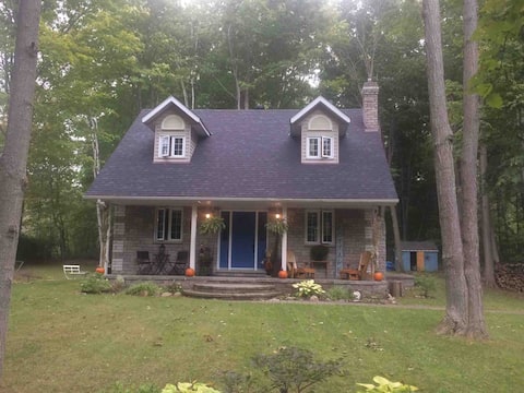 Charming Stone Cottage in Sauble Beach