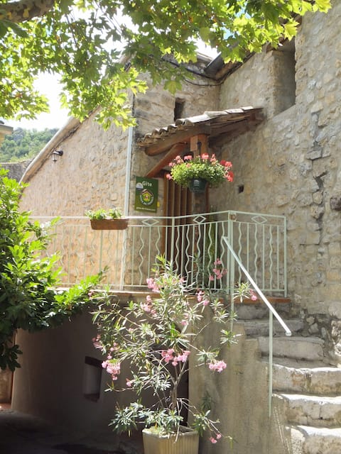 Lodge in Drôme Provençale in Saint-May