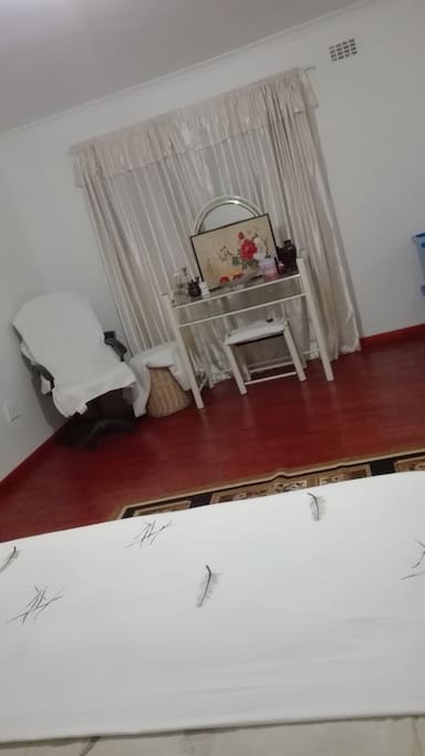 nice big bed room
