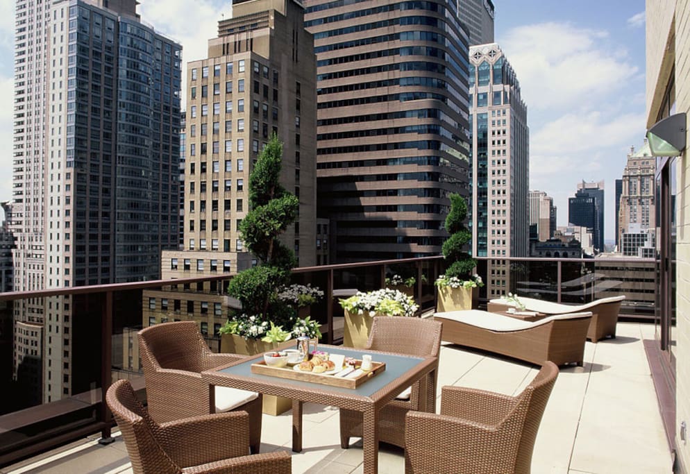 33rd Floor Sky Lounge