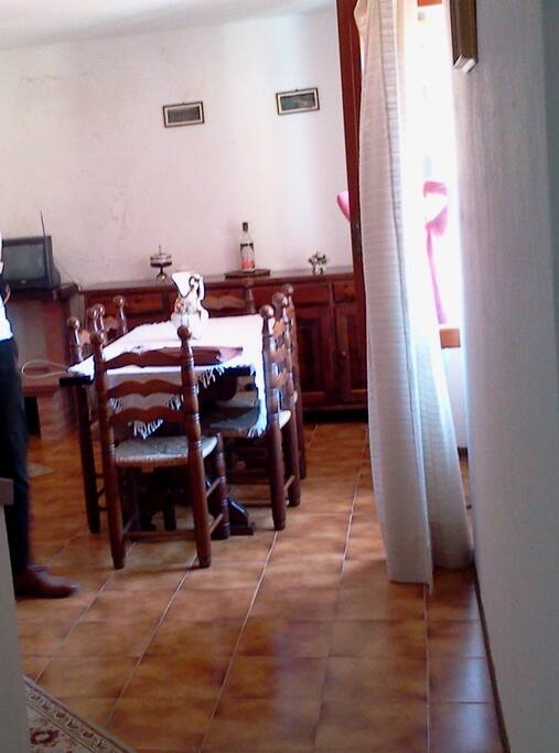 geräumiges Ess- und Wohnzimmer