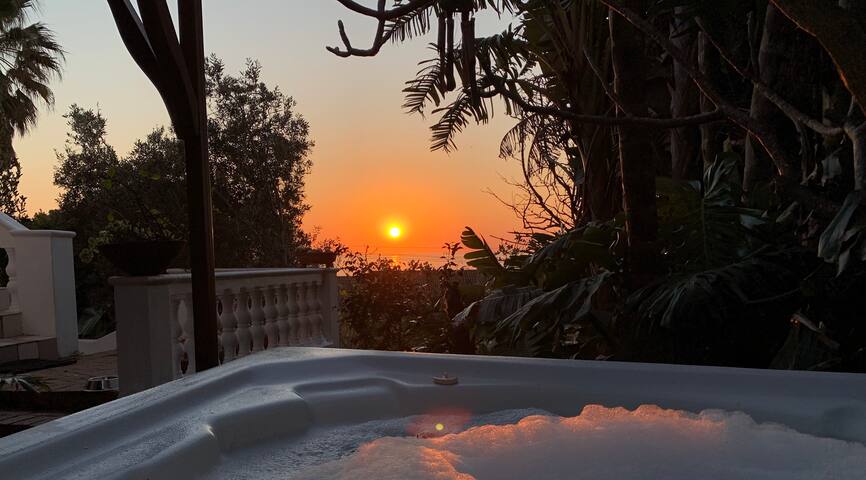 bliss villa – Sea Views Pool HotTub Walk to beach. gallery image 2