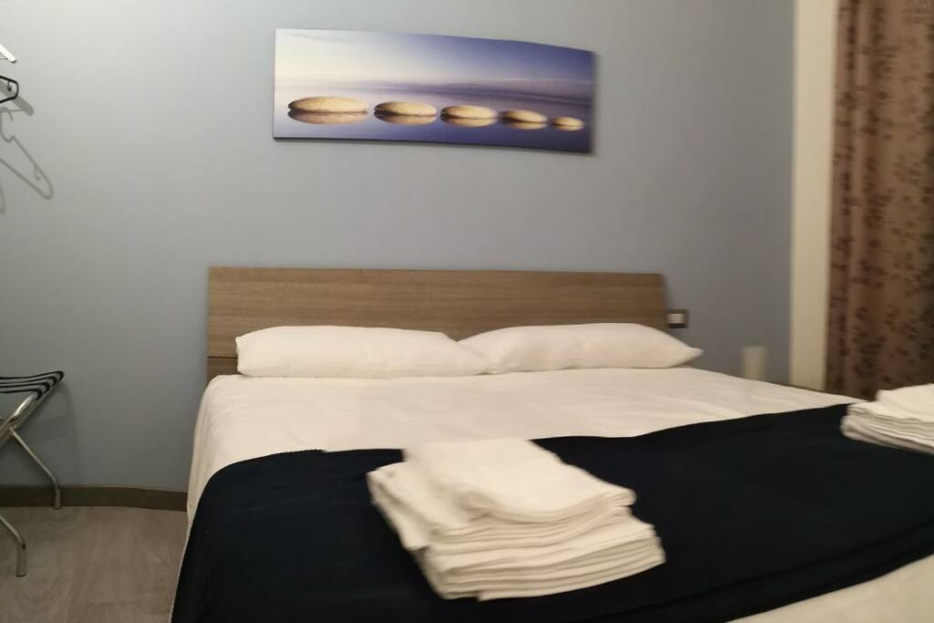 Letto camera azzurra