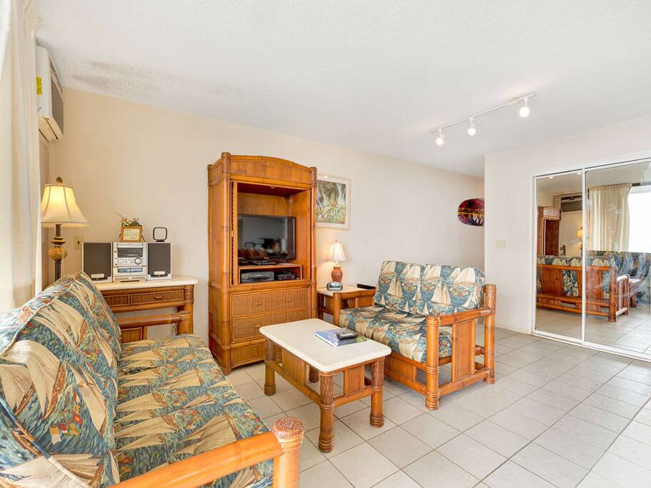 kona-reef-1br-of-d1-living-room-02.jpg