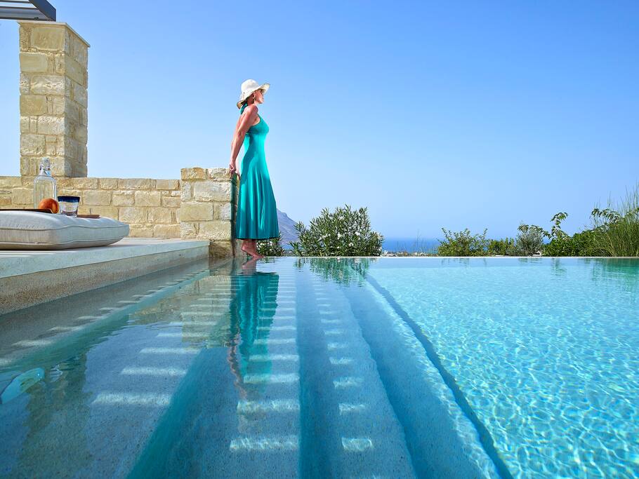 Infinity pool