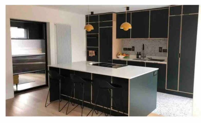 Sandycove & Glasthule Dublin gallery image 4