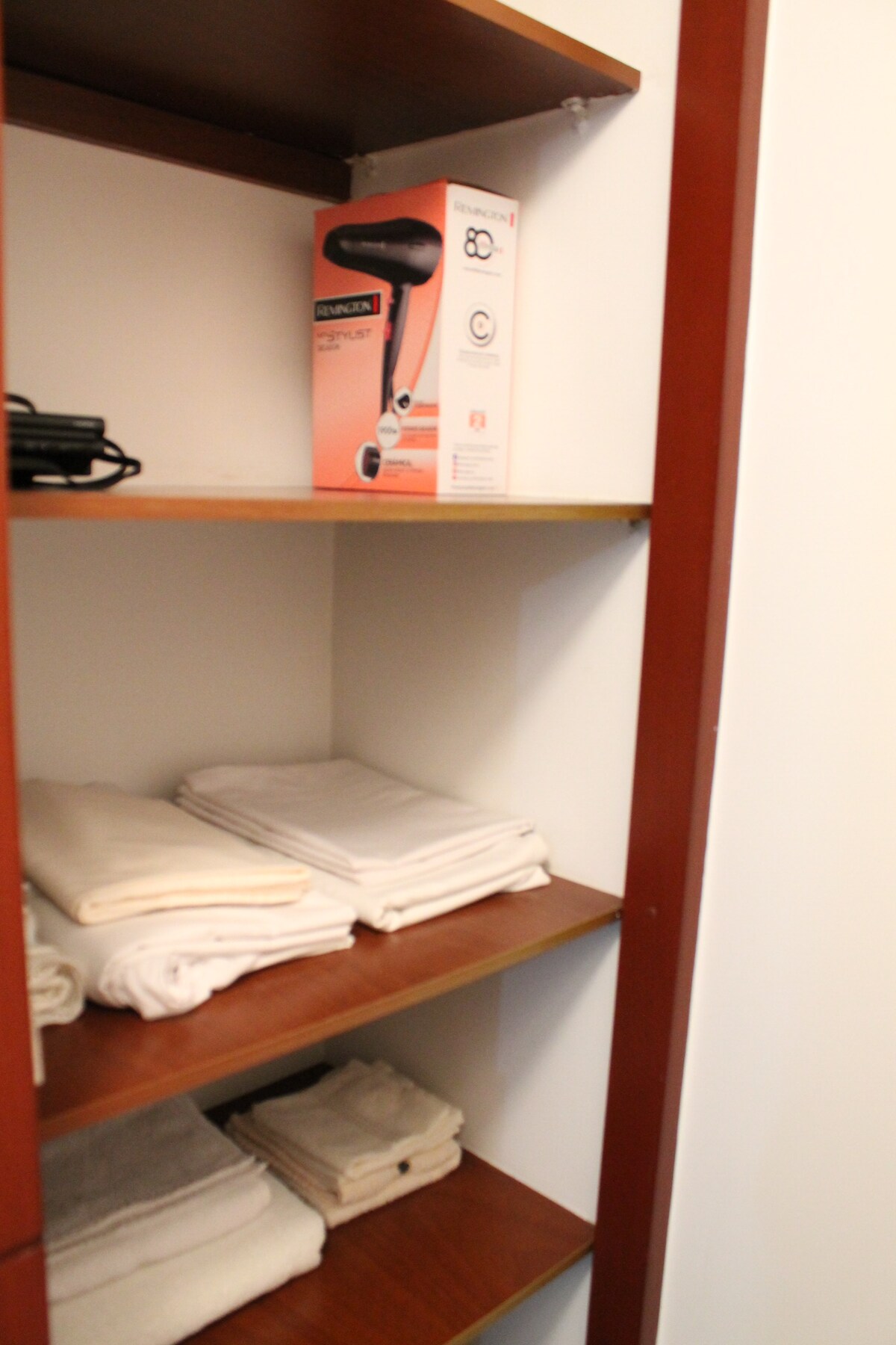 浴巾和吹风机/Bano和烘干机毛巾 