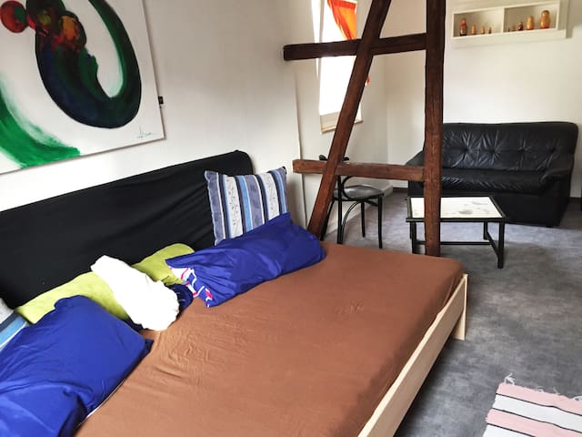 Schönes Zimmer 20 m² in Atelier Wohnung