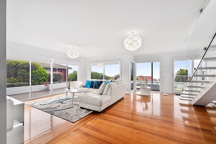 Bridport Sunrise Escape