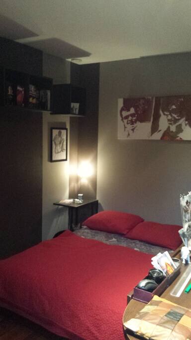 bureau transformé en chambre au rez de chaussée