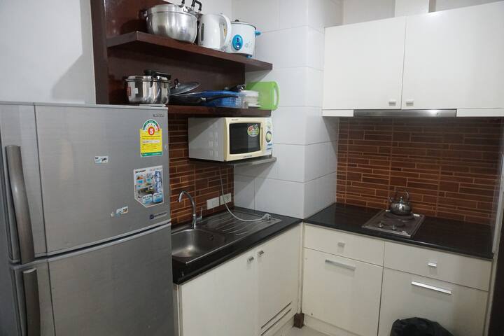 CBD BKK, 15PAX, 1min walk to BTS, Family room gallery image 5