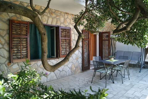 Ground floor apartment with big terrace