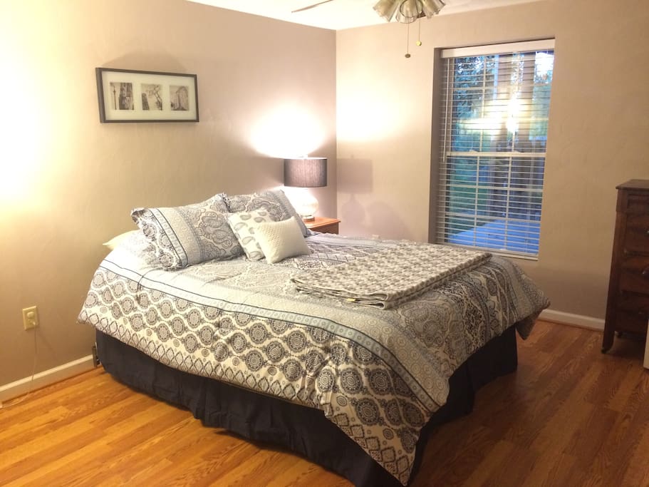 Queen bedroom with brand new pillow-top mattress