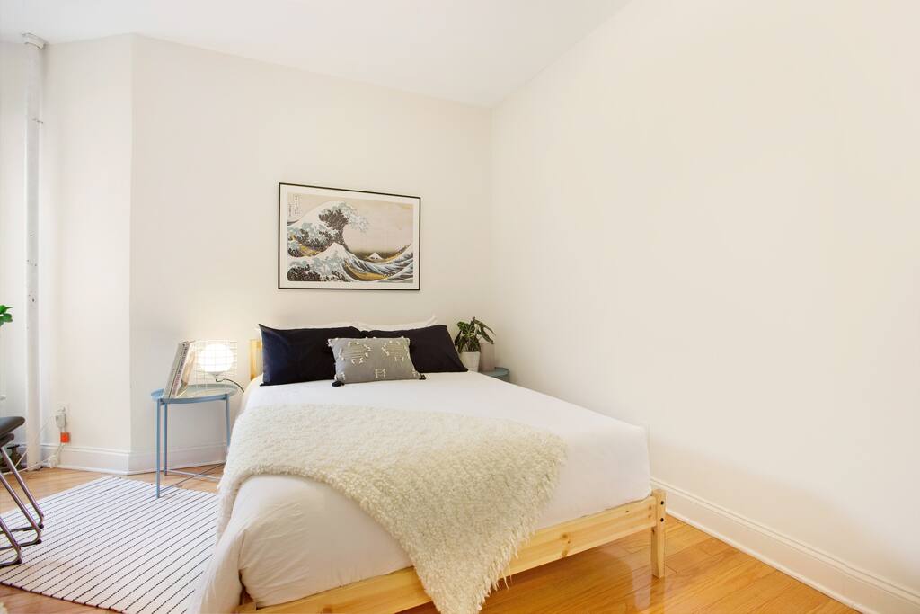 3 queen sized bedrooms- you will love this space!