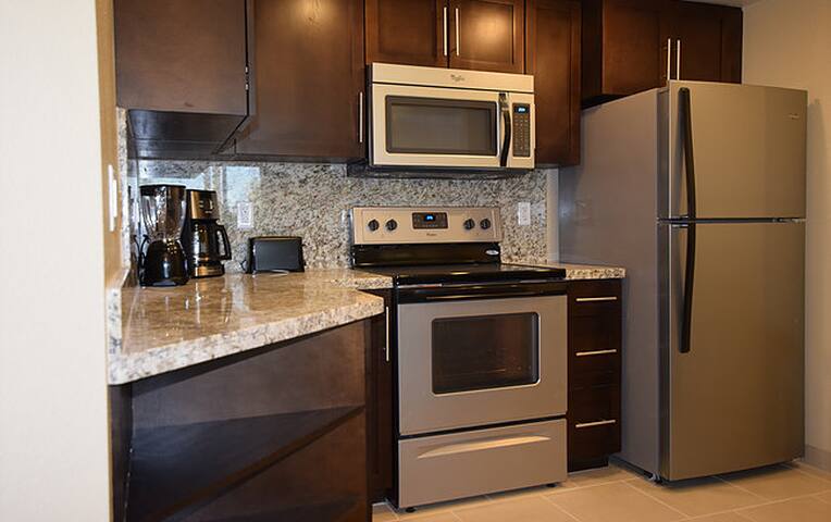 2 Bedroom Haven of Luxury Near The Strip gallery image 4