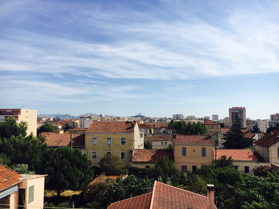 Belle vue sur notre dame de la garde de jour